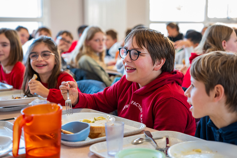 college-jean-yole-les-herbiers-vendee-restaurant-scolaire